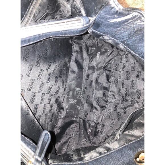 MICHAEL KORS, LARGE BLACK PEBBLED LEATHER SHOULDER BAG - Picture 9 of 15